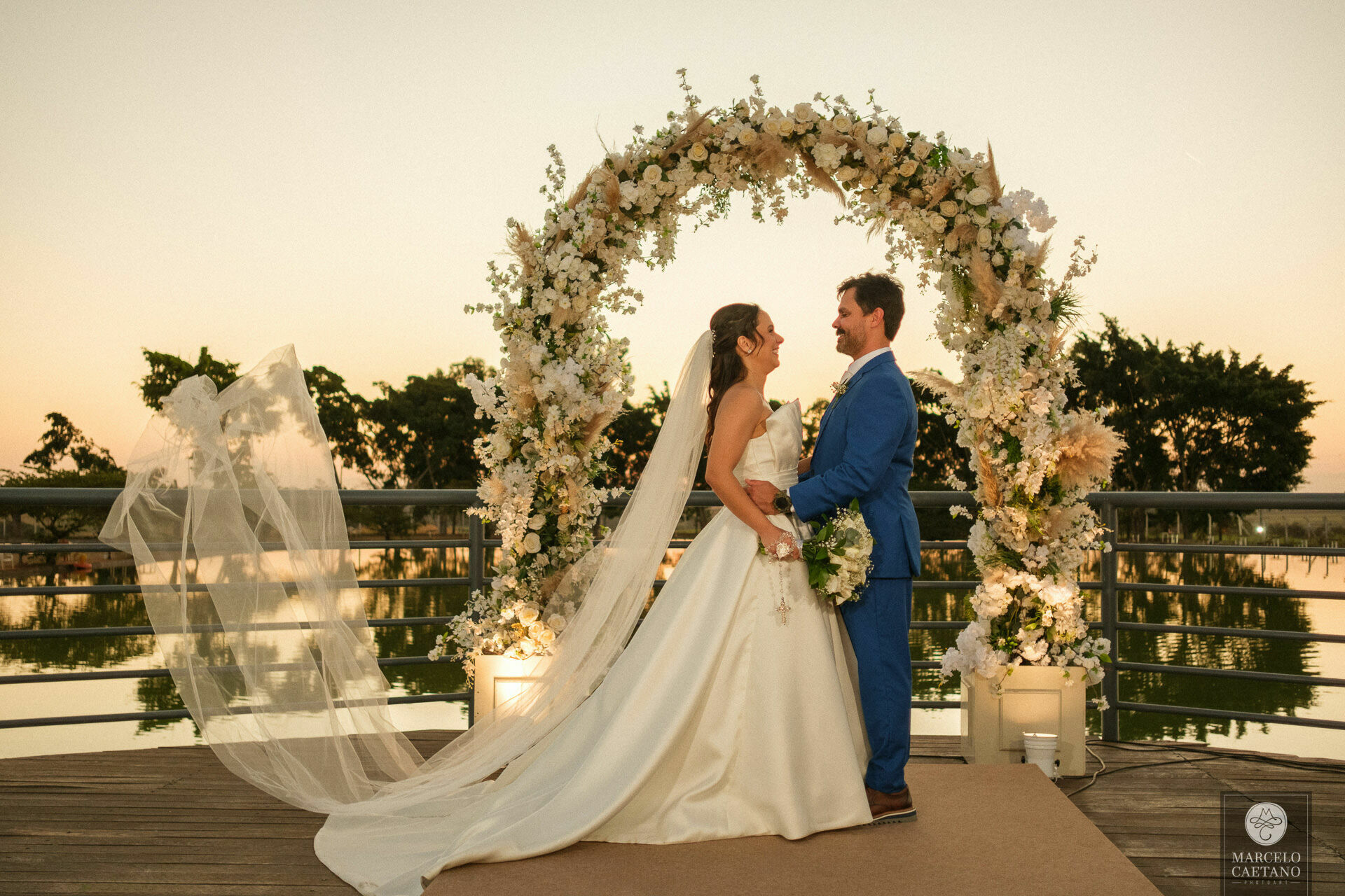 Foto Casamento no por do sol - Juliana e Eder Foto Casamento no por do sol - Juliana e Eder - Imagem 66