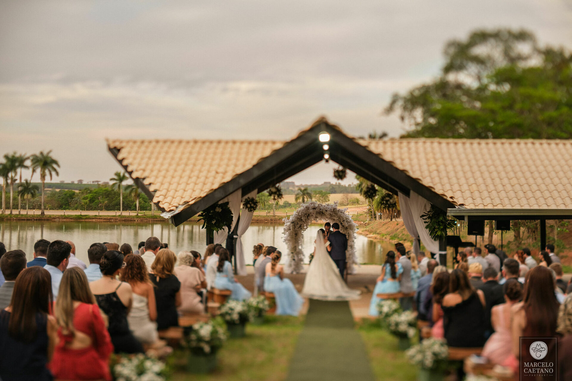 Foto Casamento no por do sol - Lorrana e Guilherme Foto Casamento no por do sol - Lorrana e Guilherme - Imagem 26