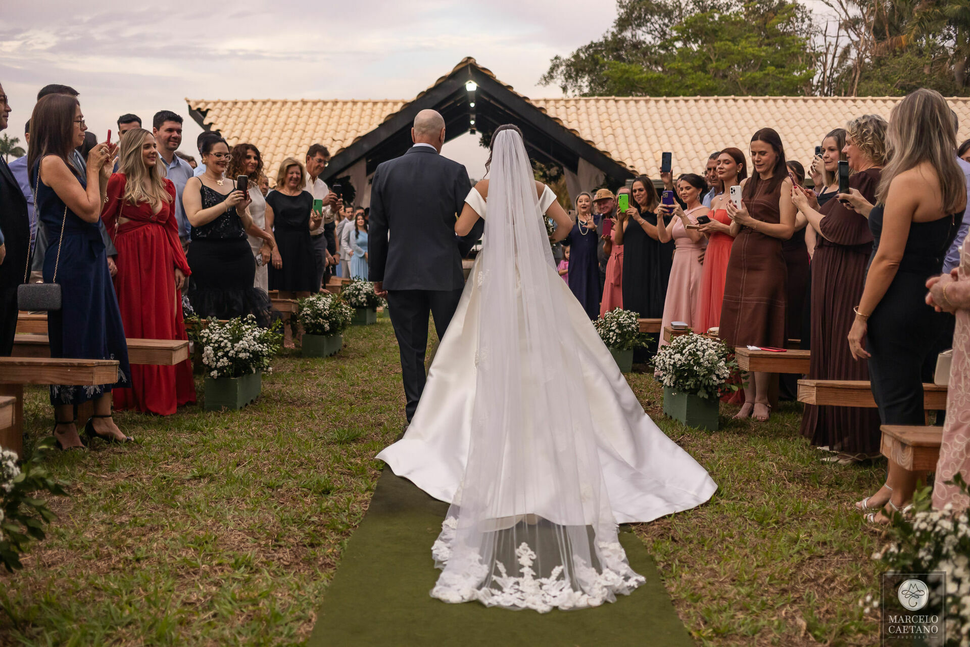 Foto Casamento no por do sol - Lorrana e Guilherme Foto Casamento no por do sol - Lorrana e Guilherme - Imagem 23