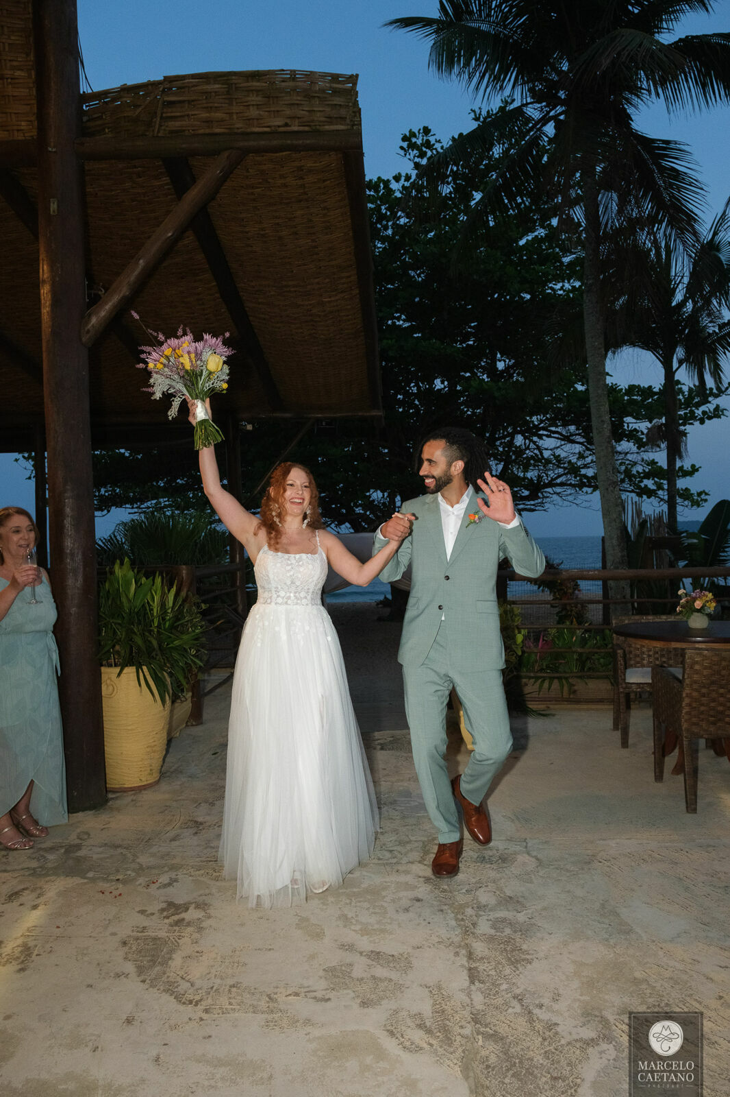 Foto Casamento na praia - Ubatuba - Vanessa e Gabriel - Imagem 89