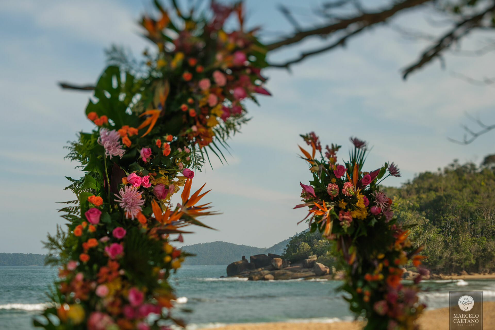Foto Casamento na praia - Ubatuba - Vanessa e Gabriel - Imagem 25
