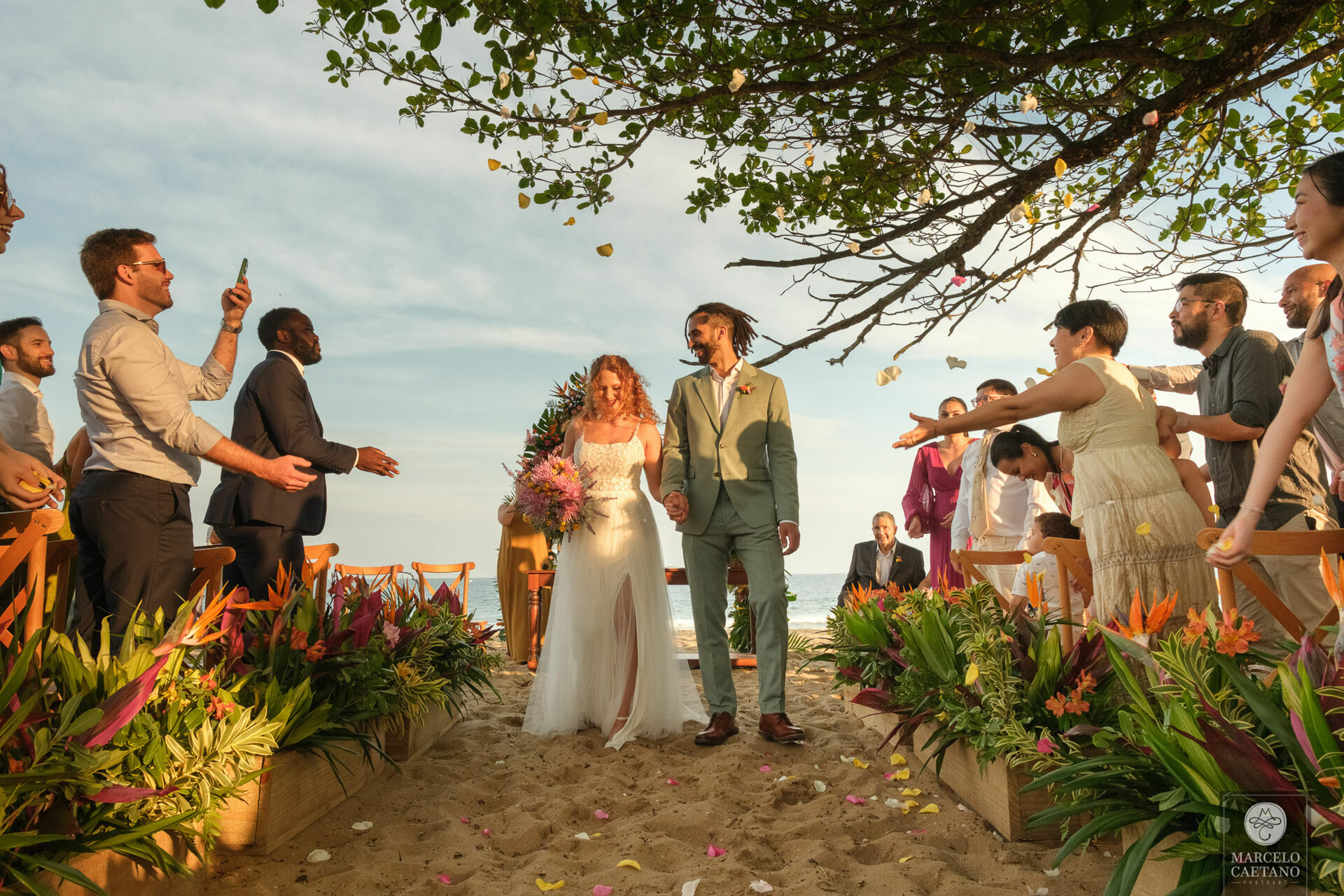 Foto Casamento na praia - Ubatuba - Vanessa e Gabriel - Imagem 63