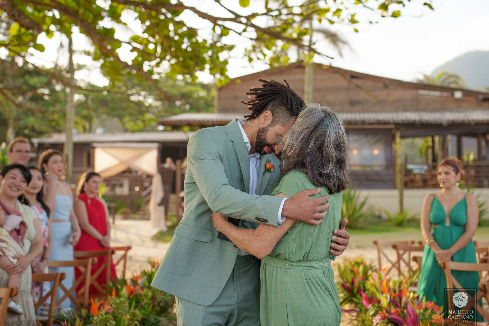 Foto Casamento na praia - Ubatuba - Vanessa e Gabriel - Imagem 35