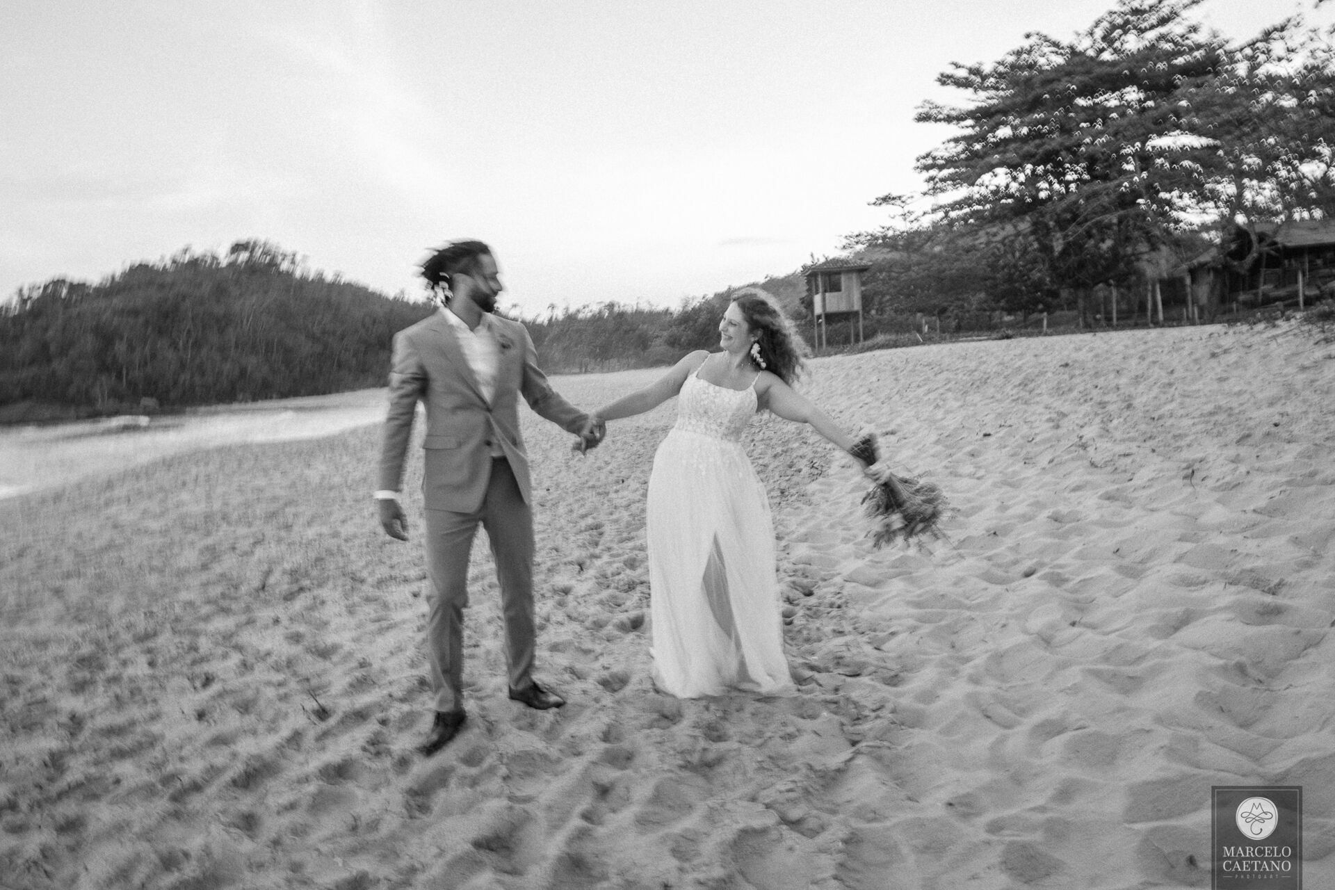 Foto Casamento na praia - Ubatuba - Vanessa e Gabriel - Imagem 83