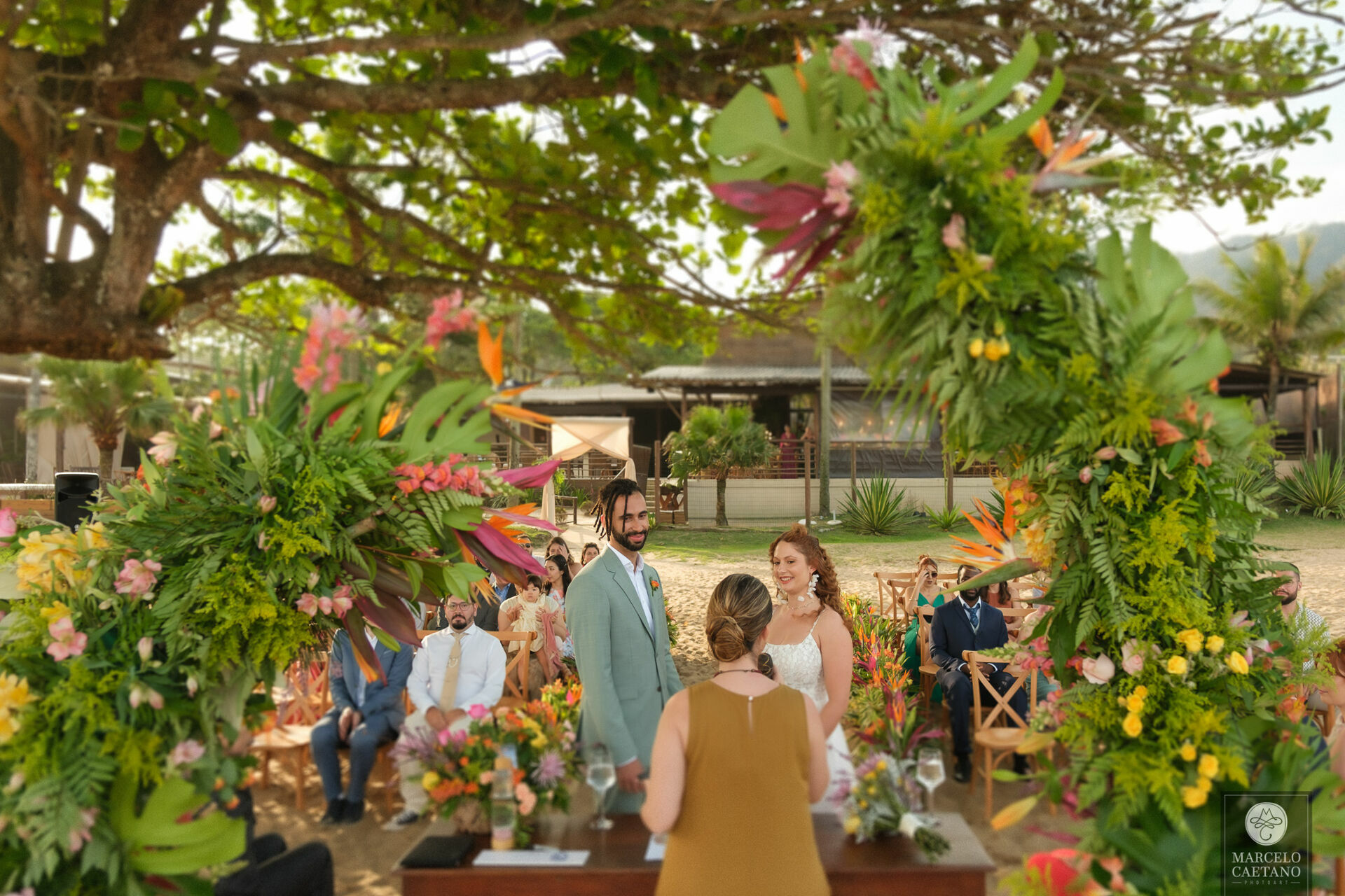 Foto Casamento na praia - Ubatuba - Vanessa e Gabriel - Imagem 43