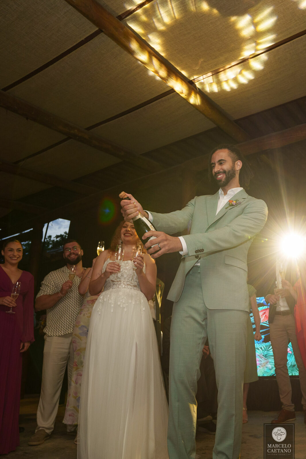 Foto Casamento na praia - Ubatuba - Vanessa e Gabriel - Imagem 90