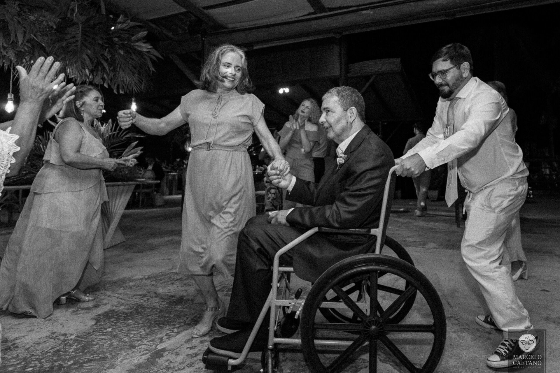 Foto Casamento na praia - Ubatuba - Vanessa e Gabriel - Imagem 97