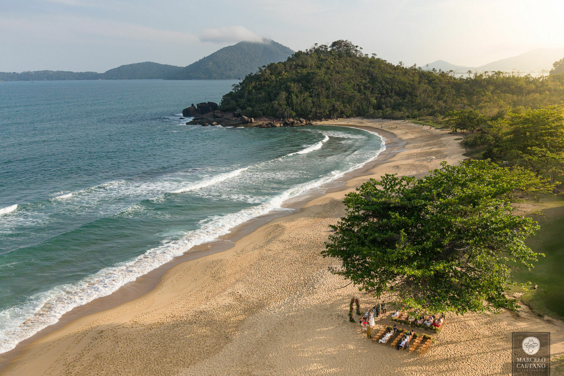 Foto Casamento na praia - Ubatuba - Vanessa e Gabriel - Imagem 49