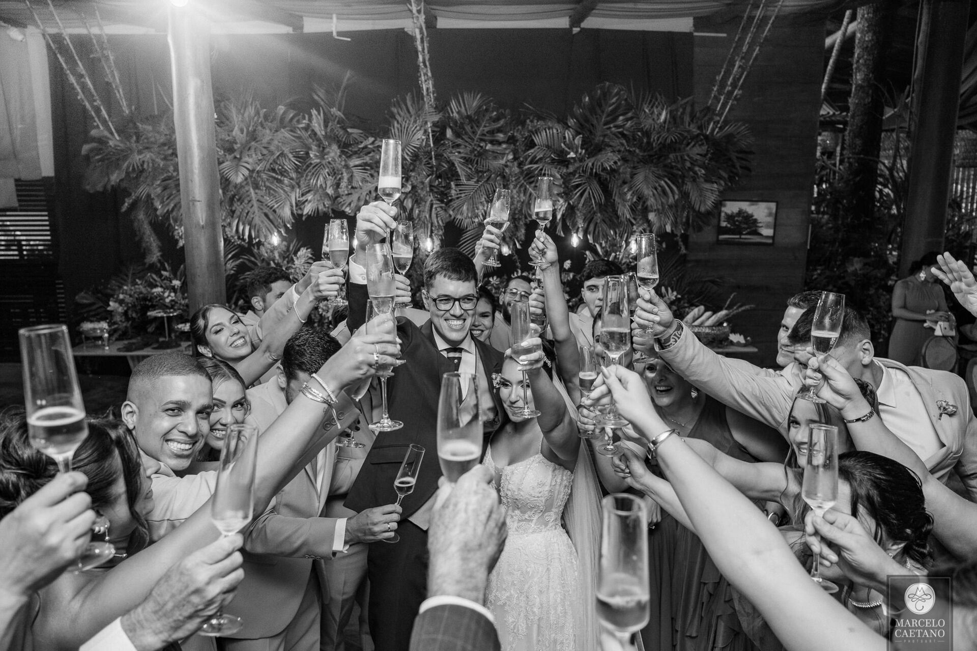 Foto Casamento na Praia - Ubatuba - Stephane e Nicholas - Imagem 83