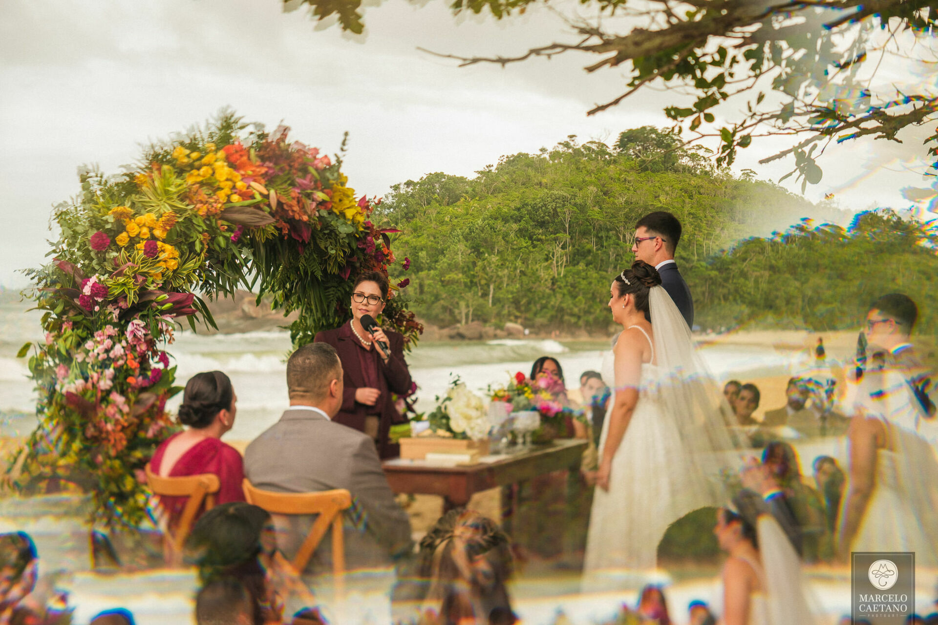 Foto Casamento na Praia - Ubatuba - Stephane e Nicholas - Imagem 36