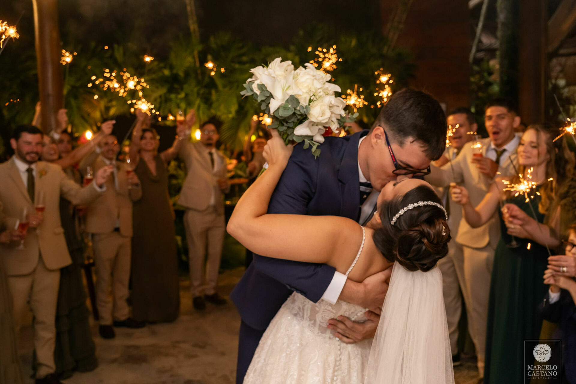 Foto Casamento na Praia - Ubatuba - Stephane e Nicholas - Imagem 80