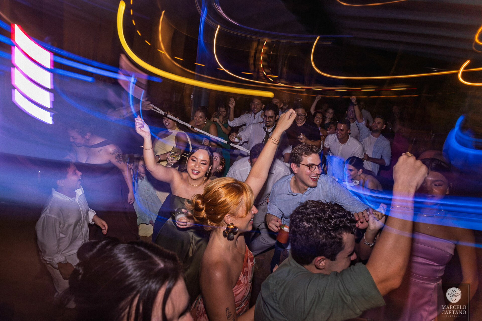 Foto Casamento na Praia - Ubatuba - Stephane e Nicholas - Imagem 87