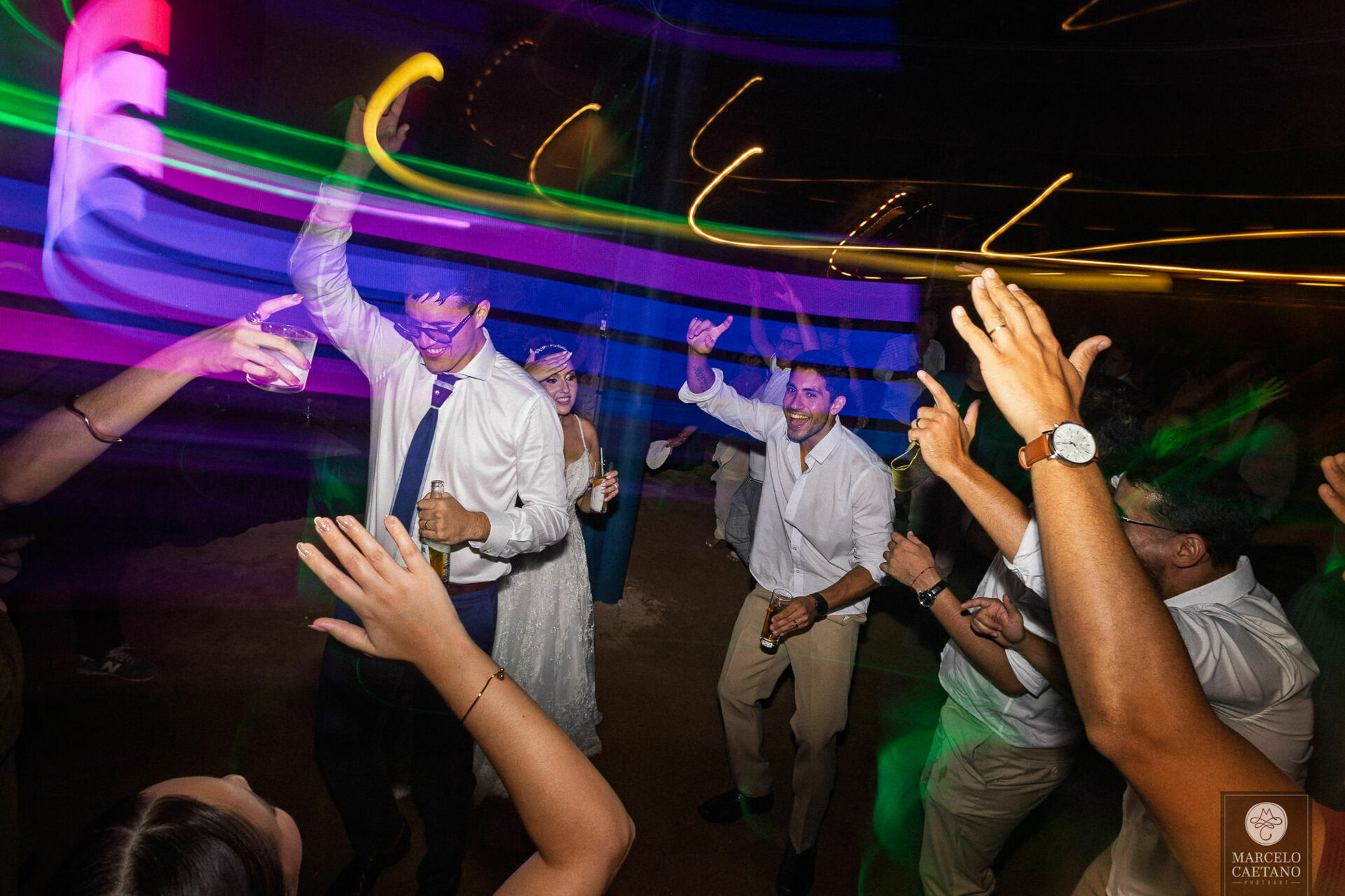 Foto Casamento na Praia - Ubatuba - Stephane e Nicholas - Imagem 91