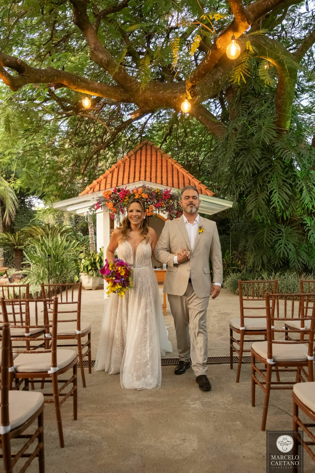 Foto Casamento no pôr do sol - Karol e Matheus - Imagem 78