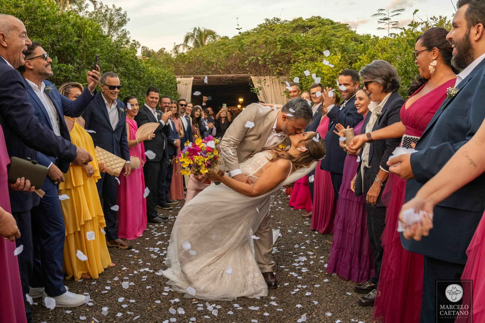 Foto Casamento no pôr do sol - Karol e Matheus - Imagem 80