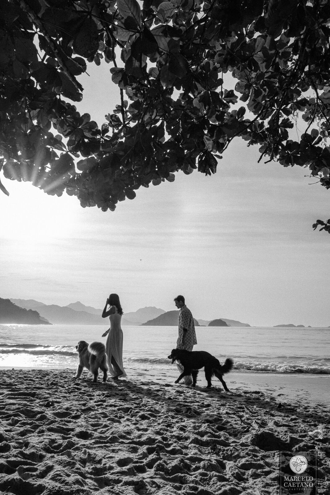 Foto Ensaio pré-wedding na praia - Gabi e João Foto Ensaio pré-wedding na praia - Gabi e João - Imagem 36