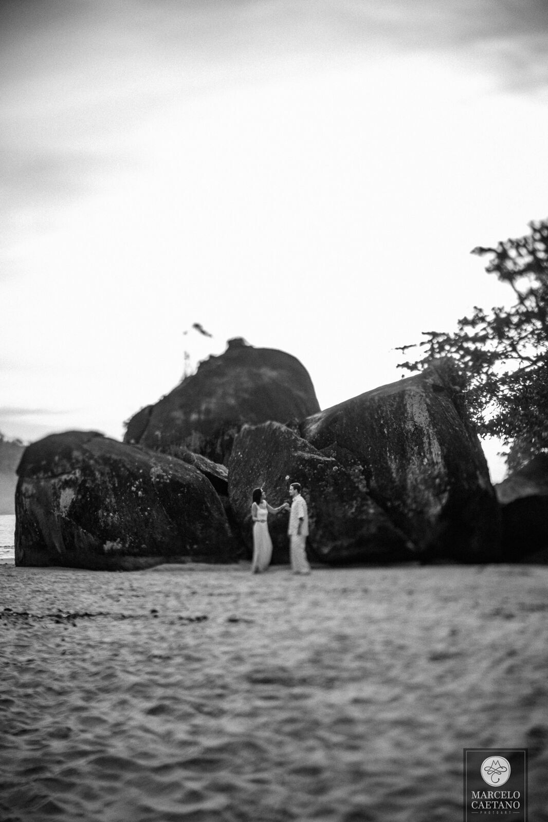 Foto Ensaio pré-wedding na praia - Gabi e João Foto Ensaio pré-wedding na praia - Gabi e João - Imagem 19