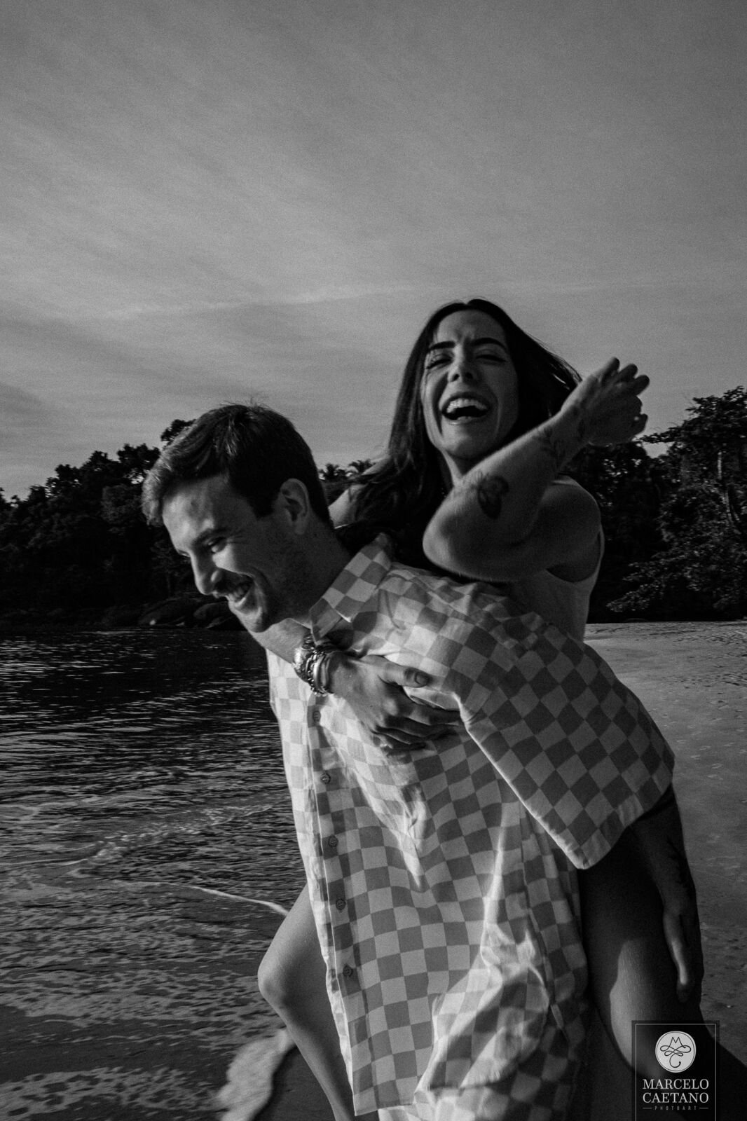 Foto Ensaio pré-wedding na praia - Gabi e João Foto Ensaio pré-wedding na praia - Gabi e João - Imagem 32