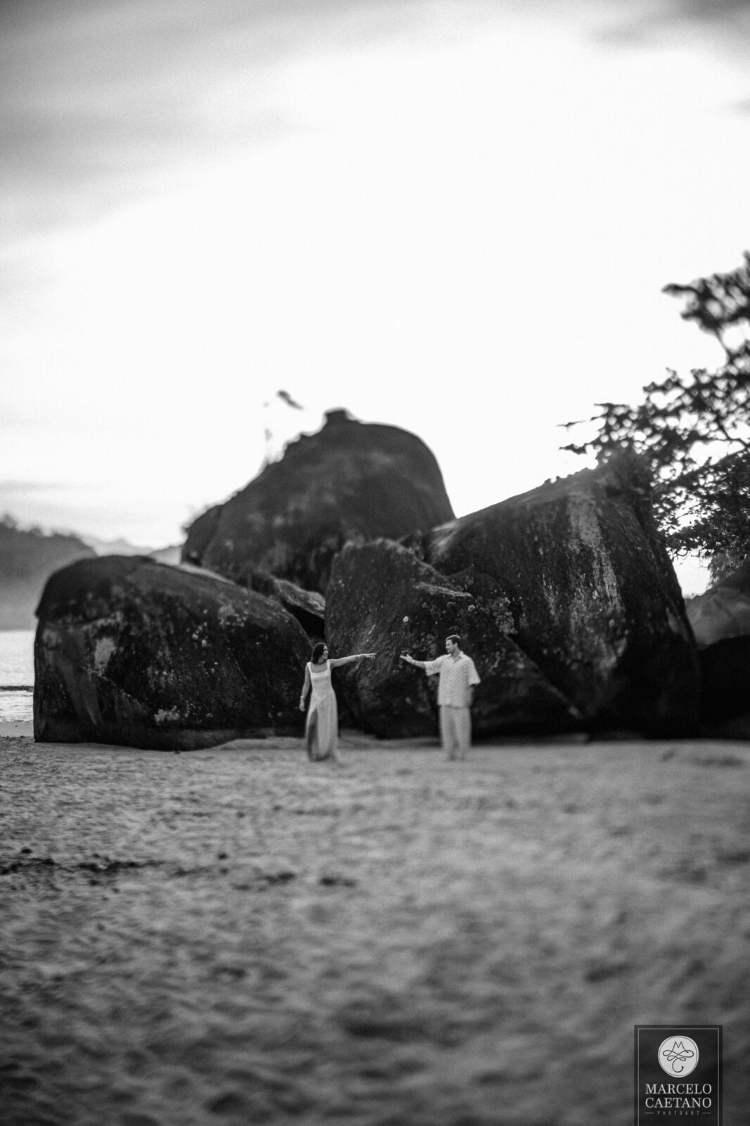 Foto Ensaio pré-wedding na praia - Gabi e João Foto Ensaio pré-wedding na praia - Gabi e João - Imagem 18