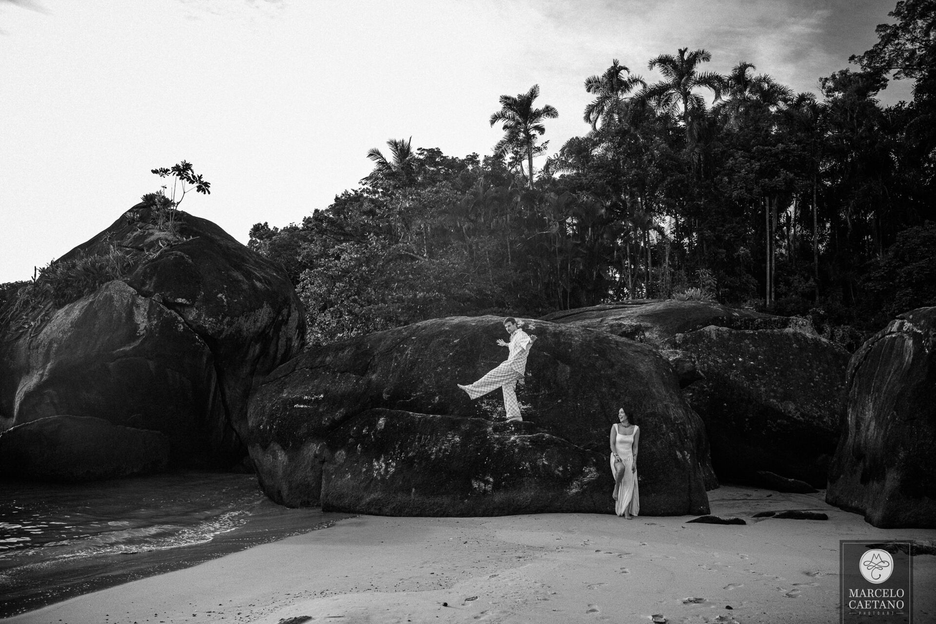 Foto Ensaio pré-wedding na praia - Gabi e João Foto Ensaio pré-wedding na praia - Gabi e João - Imagem 23
