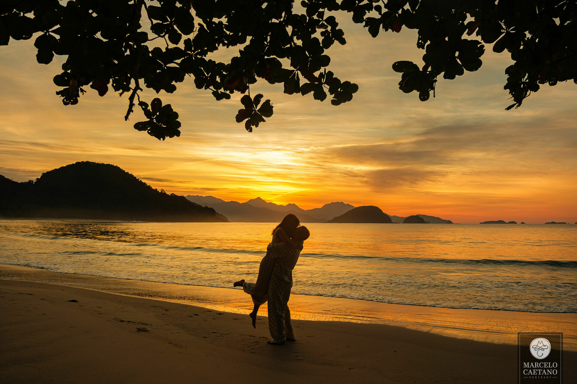 Foto Ensaio pré-wedding na praia - Gabi e João Foto Ensaio pré-wedding na praia - Gabi e João - Imagem 8