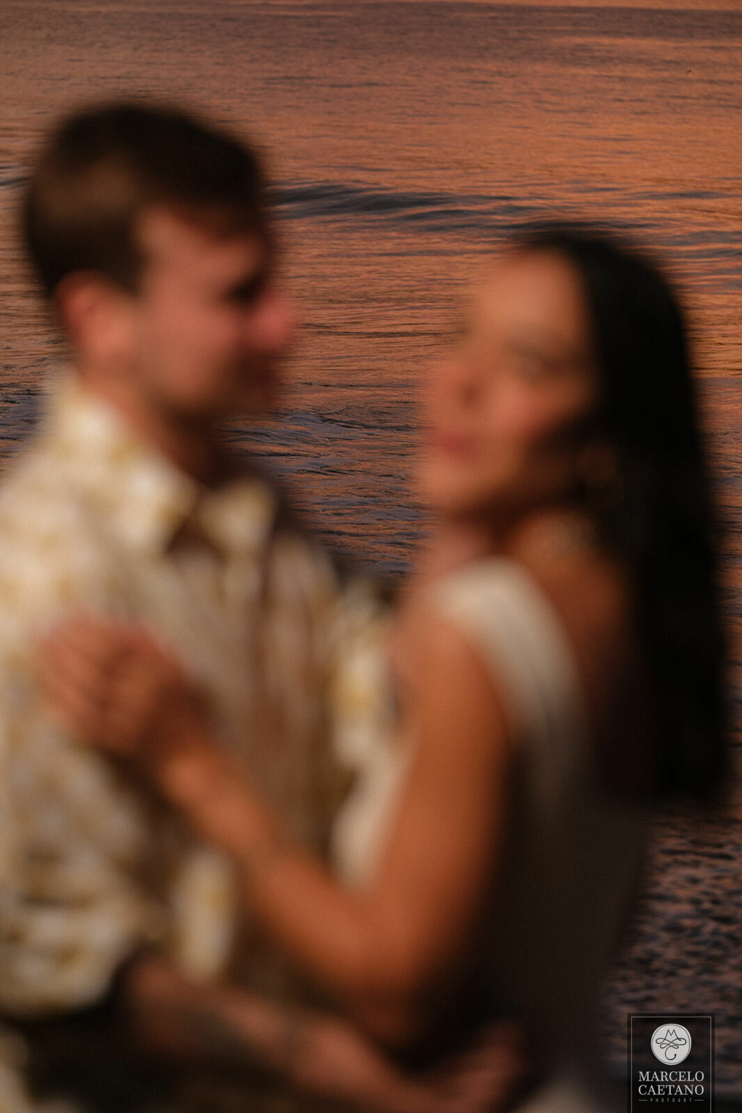 Foto Ensaio pré-wedding na praia - Gabi e João Foto Ensaio pré-wedding na praia - Gabi e João - Imagem 3