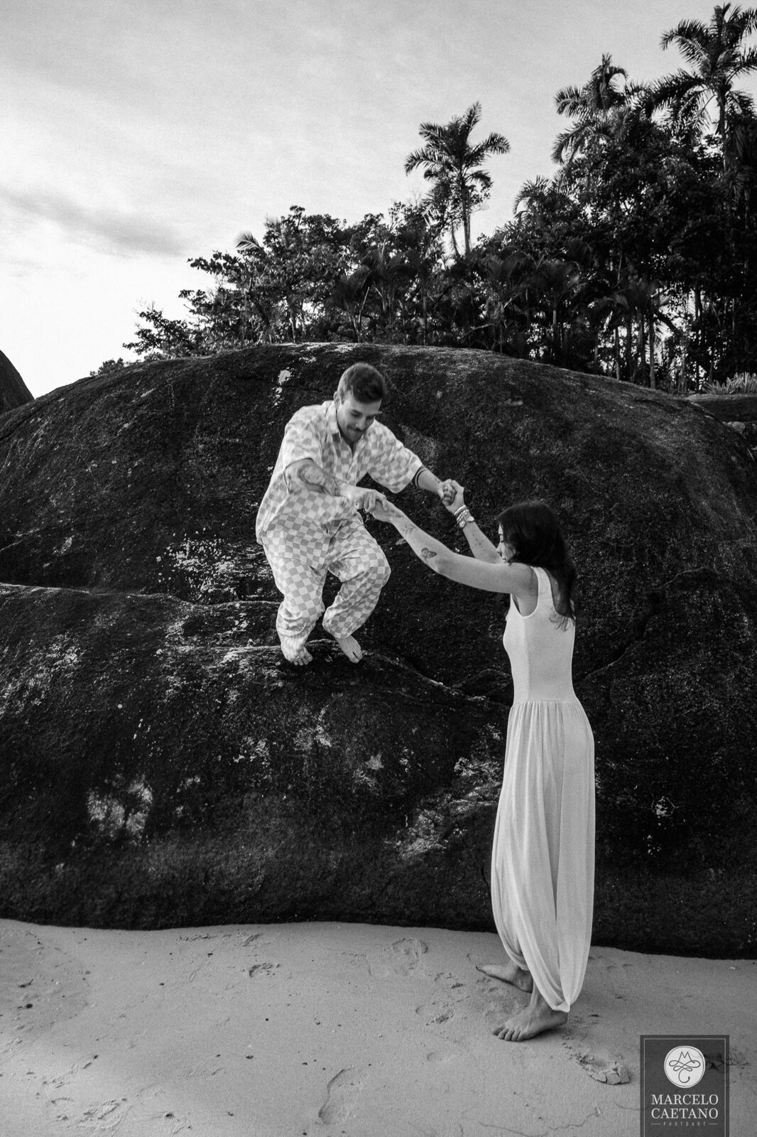 Foto Ensaio pré-wedding na praia - Gabi e João Foto Ensaio pré-wedding na praia - Gabi e João - Imagem 30