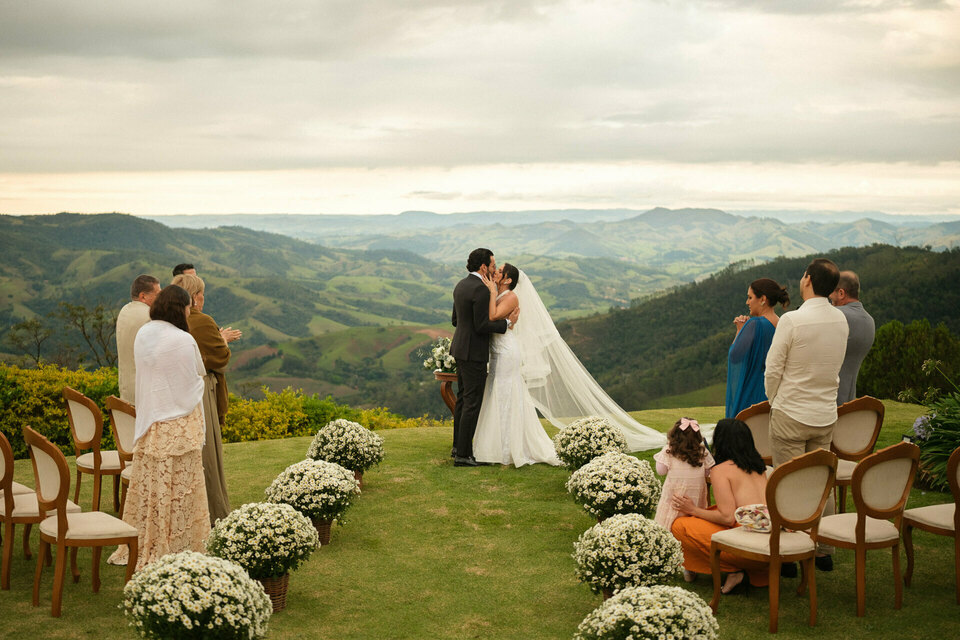 Casamento intimista Casa Di Pietra - Serra Negra - Iza e Diego